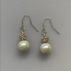 Dangling Pearl Earrings